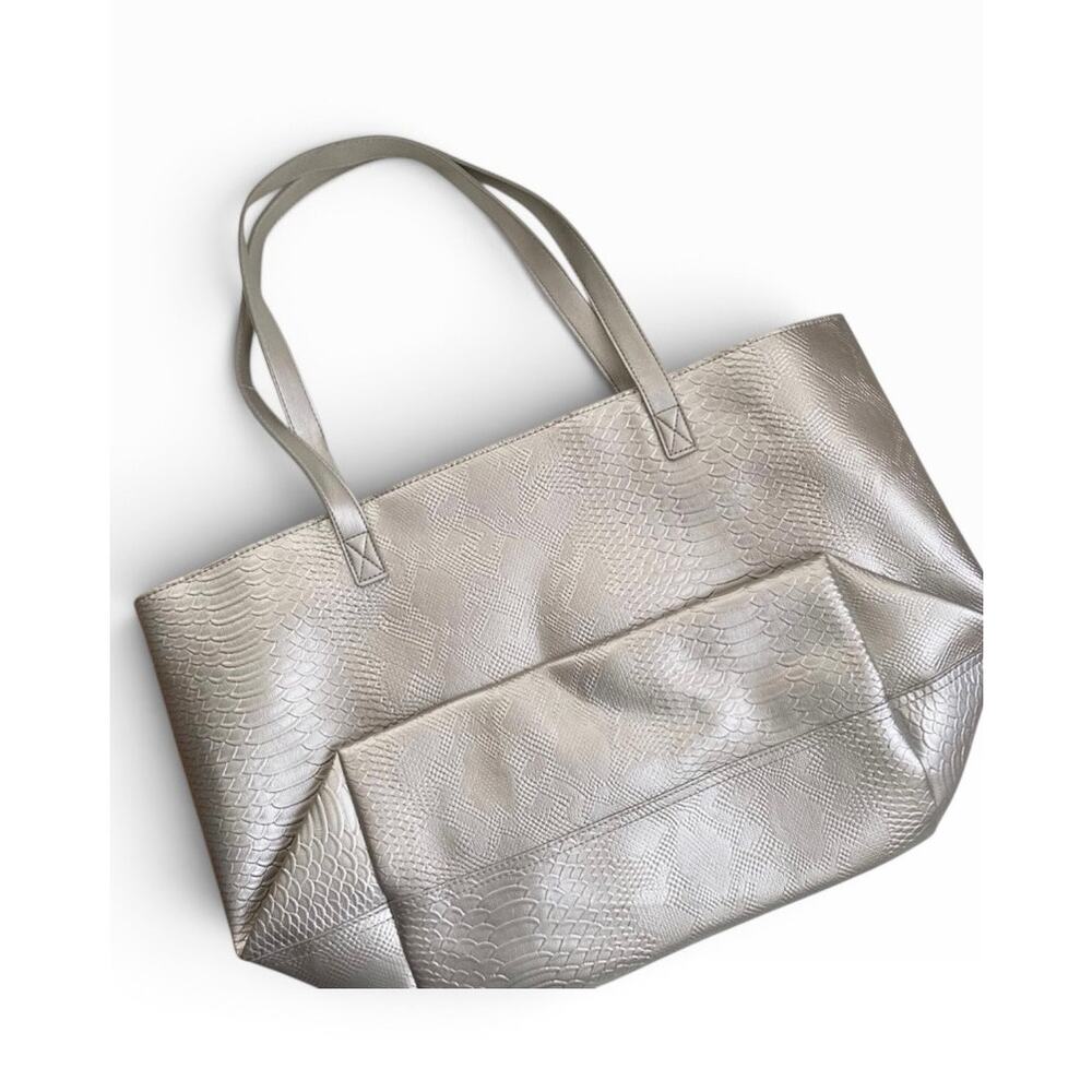 Bath & Body Works Metallic Silver Snakeskin Large Tote Bag Zipper Closure